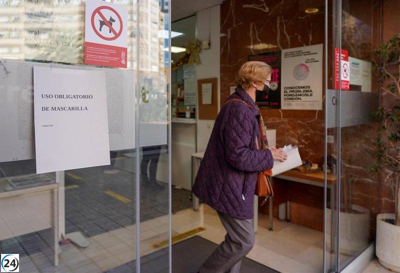 En Cantabria, las mascarillas serán de uso obligatorio en hospitales y centros de salud a partir de hoy.