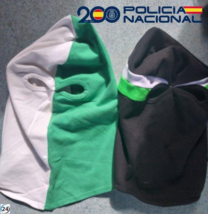 La Policía multa a siete ultras del Racing y decomisa un hacha gigante en Oviedo