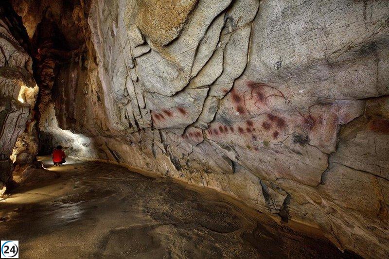 El experto Fatás apoya limitar aforos en cuevas de El Castillo: