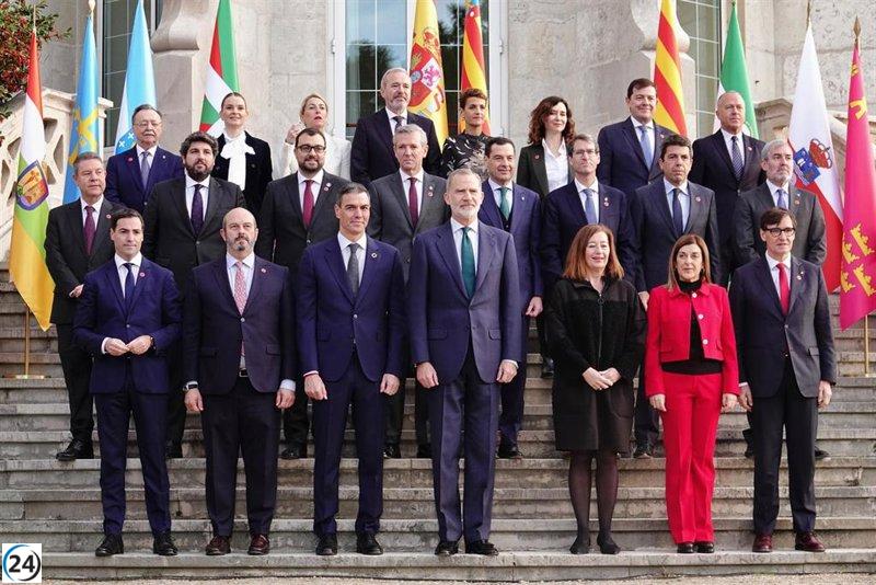 Inicia la Conferencia de Presidentes tras el encuentro con el Rey y un desayuno protocolario.