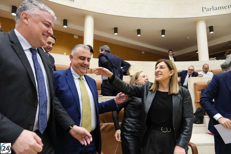 El PP aprueba los Presupuestos de Cantabria con respaldo del PRC.