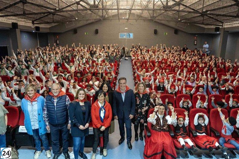 Movellán celebra la cultura cántabra con 250 estudiantes en el Encuentro Marcero.