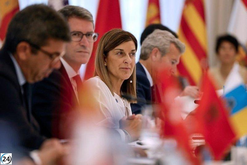 Buruaga acusa a Sánchez de encubrir escándalos tras la cumbre en Santander.