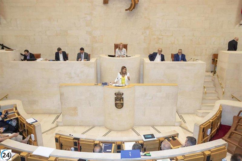 PRC, PSOE y Vox cuestionan la inacción en Cantabria y acusan a Buruaga de desconectarse de la realidad.