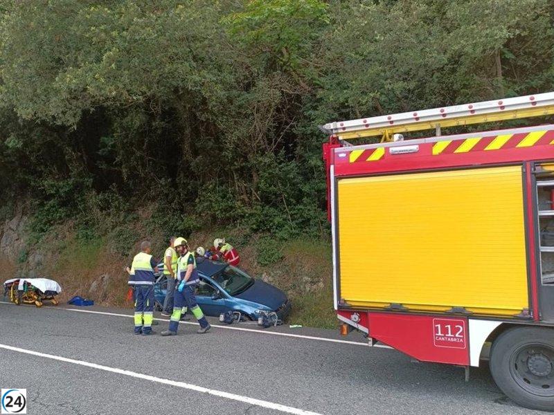 Accidente en Liendo deja a conductora lesionada tras volcadura.