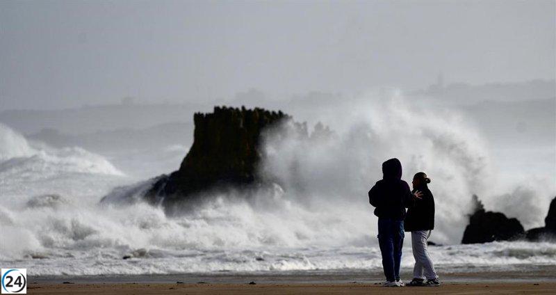 El viento provoca 165 emergencias en Cantabria según el 112 desde la medianoche.