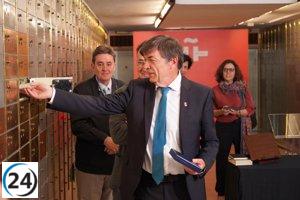 La Caja de las Letras del Cervantes guarda el legado del poeta Pedro Salinas, figura clave de la UIMP.