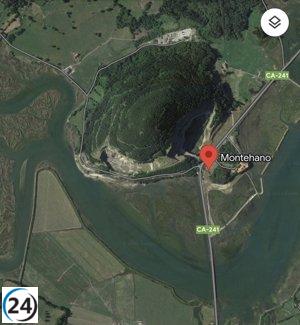 Accidente de coche en las Marismas de Santoña deja a dos ocupantes, uno levemente herido.