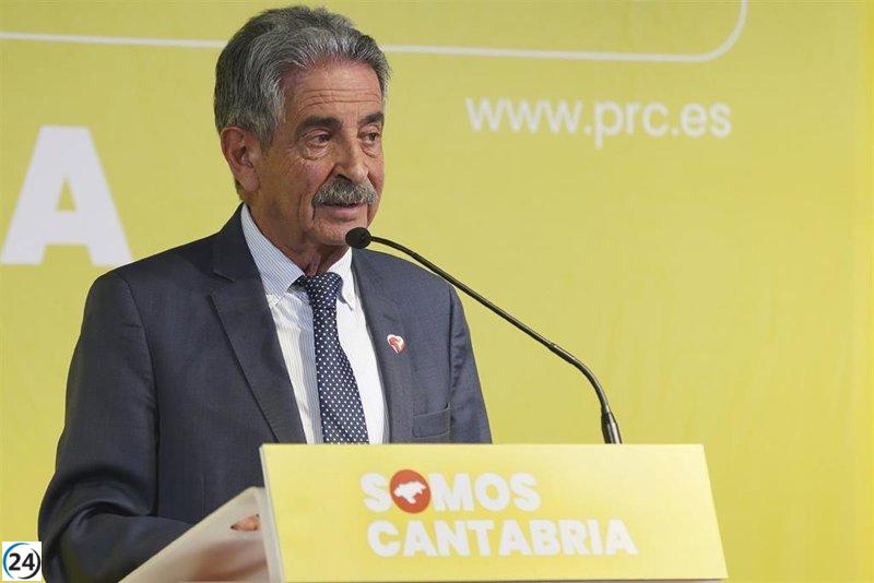 Revilla defiende que las infraestructuras han tenido mayor desarrollo en esta legislatura.