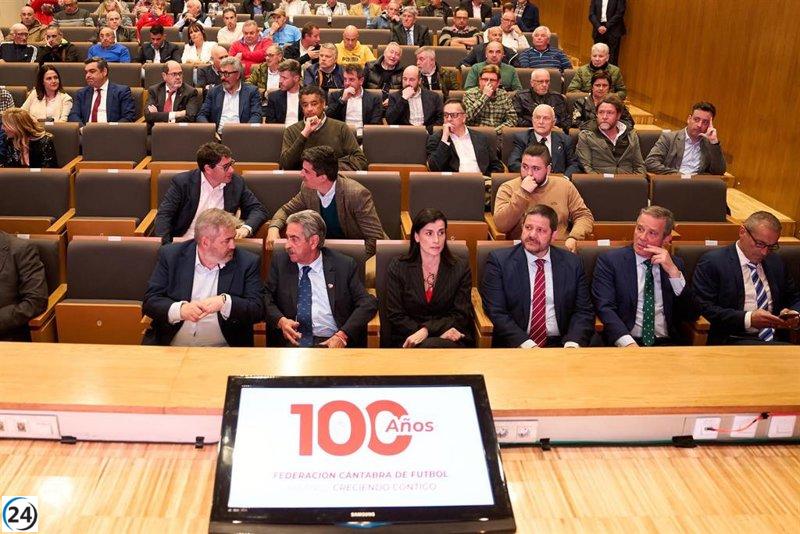 España y Argentina juegan partido de leyendas en centenario de FCF congreso nacional.