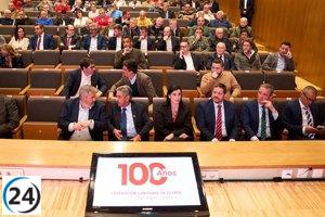 España y Argentina juegan partido de leyendas en centenario de FCF congreso nacional.