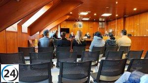 Acusados de prostitución niegan cargos mientras joven denuncia amenazas.