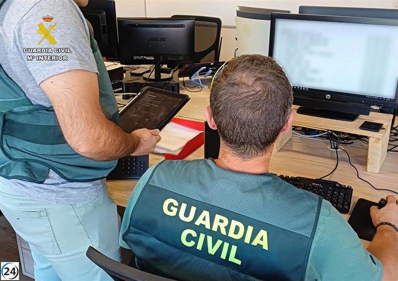 La Guardia Civil arresta a 11 individuos por estafas en línea en dos operaciones.