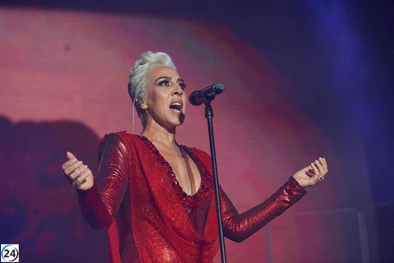 Mónica Naranjo, Fangoria y Nancys Rubias convocan a multitud en Magdalena en Vivo.