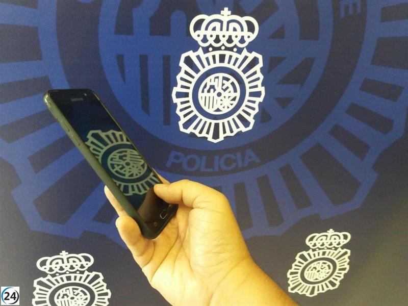 Arrestan a dos individuos por simular robos de teléfonos para obtener otro a través de su seguro.