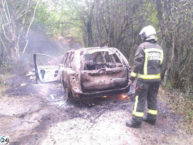 Devastador incendio en monte Arria de Lamasón: vehículo consumido y grave impacto ambiental