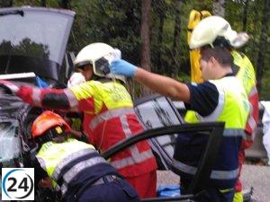 Rescate de dos personas heridas tras colisión de vehículos en Puente Viesgo por parte de los bomberos