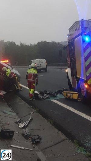 Conductor sufre heridas graves tras vuelco en la A-8 en Liendo.