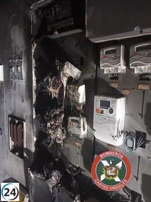 Un ligero herido tras el incendio en un edificio de Castro debido al fuego en el cuarto de contadores.