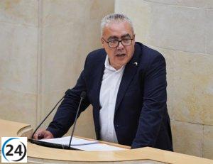 El PRC se une a la coalición de PP y Vox para alterar la legislación sobre suelo en Cantabria.