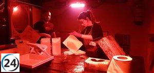 El banco Santander impulsa iniciativa para preservar el patrimonio fotográfico hogareño mediante cursos y talleres.