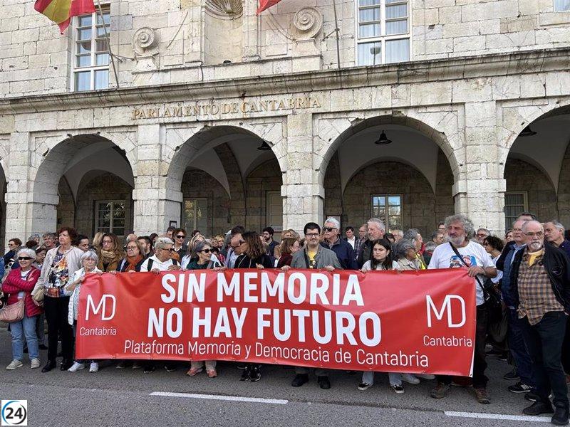 Manifestación en Santander en favor de la memoria histórica para garantizar un futuro justo.