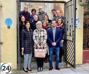 El colegio Menéndez Pelayo incorpora una placa en honor al maestro Jesús Revaque en la Ruta de Ilustres Santander.