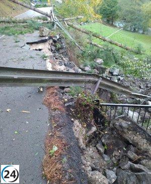 El pueblo de Lebeña se ve aislado temporalmente debido a un argayo.