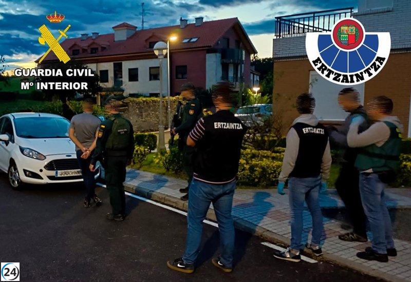 Cinco detenidos en Cantabria y Bilbao por perpetrar 42 robos en domicilios del norte