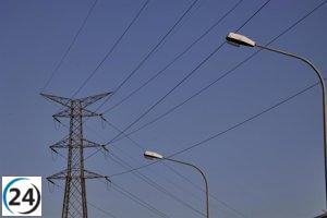 La ampliación de la línea eléctrica Tanos-Nueva Montaña afecta a 200 propietarios de terrenos públicos