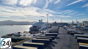 El ferry 'Salamanca' inaugura la moderna terminal en el Puerto de Santander