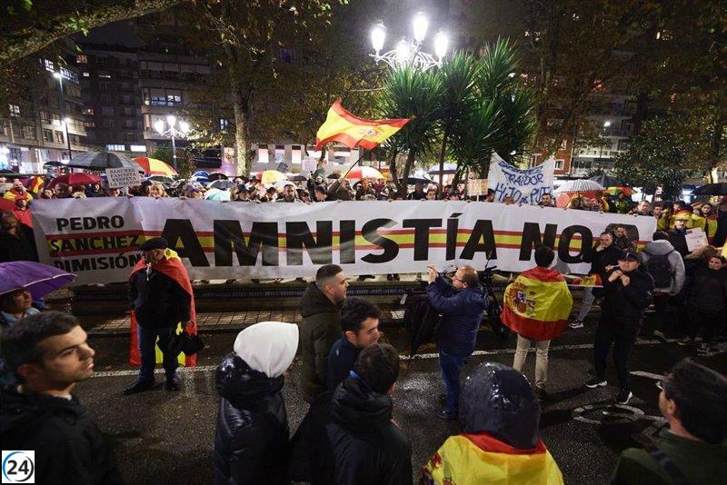 Multitudes vuelven a tomar las calles de Santander en rechazo a la amnistía en el PSOE