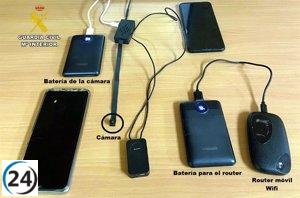 Estudiante sorprendido utilizando dispositivos electrónicos durante el examen de licencia de camionero