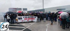 Trabajadores de BSH se movilizan contra los despidos en la fábrica de Santander