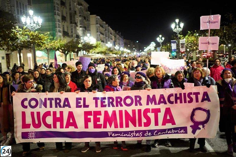 Manifestación contra la violencia de género convocada por la Comisión 8 de Marzo en Santander el 25 de noviembre