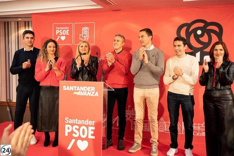 Pedro Sánchez recibe un cálido respaldo en la celebración navideña del PSOE santanderino