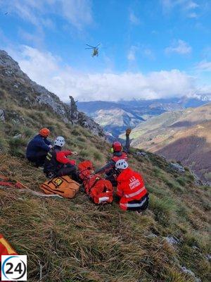 Heroica operación de rescate salva la vida de hombre con hipotermia grave en Vega de Liébana.