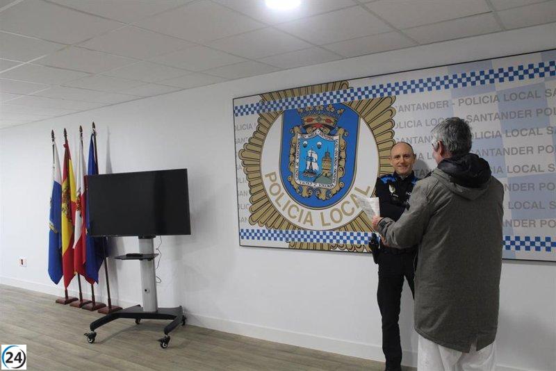 Encuentran dueño de 30 décimos del Sorteo de Navidad desaparecidos en un estacionamiento de Santander.