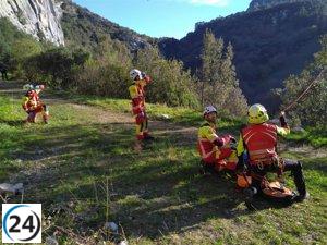 Hombre escapa de peligroso accidente tras caer 5 metros mientras escalaba en Ramales de la Victoria.