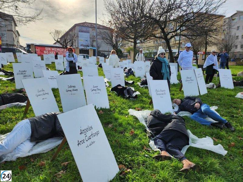 Gran número de individuos honran a los afectados por el bombardeo en Santander durante diciembre del '36.