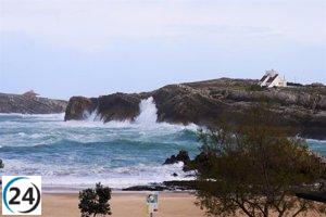 Olas amenazan a Cantabria hasta el lunes al mediodía