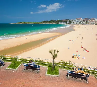 Disfruta del sol y el mar en Playa de El Sardinero