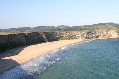 Relájate en las playas vírgenes de Langre