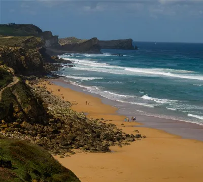 Date un chapuzón en la playa de Canallave