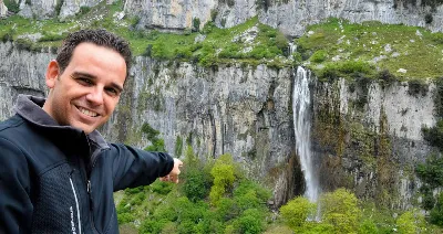 El espectáculo natural del nacimiento del río Asón