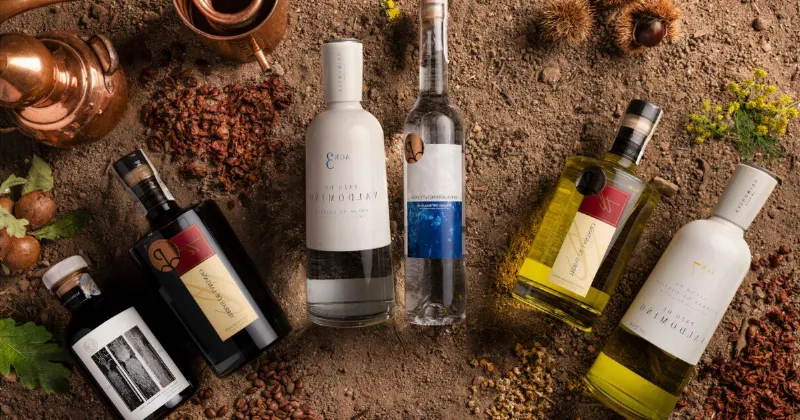 Orujo: el aguardiente que no puede faltar en una buena sobremesa