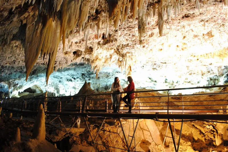 Explora la cueva del Soplao, una maravilla subterránea en Cantabria