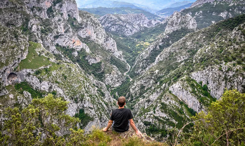 El Mirador de Santa Catalina: una vista panorámica del mar Cantábrico