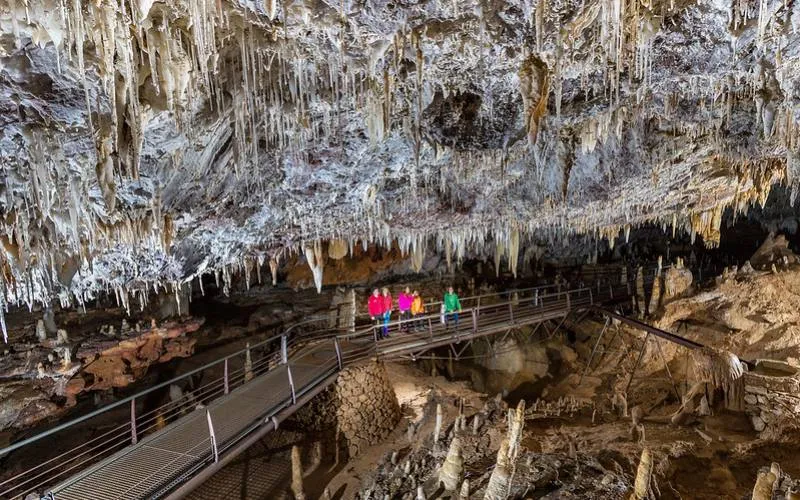 La Cueva del Soplao en Rionansa: un tesoro geológico y patrimonial