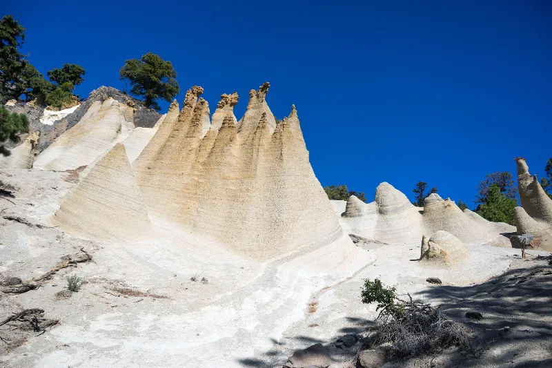 El paisaje lunar de los campos de la Liárdes
